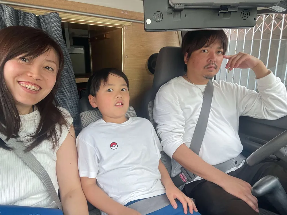 前列3人乗車